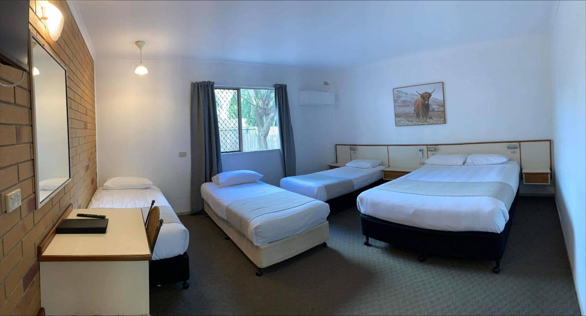 Wild Scotsman Motor Inn Gin Gin Qld Dış mekan fotoğraf