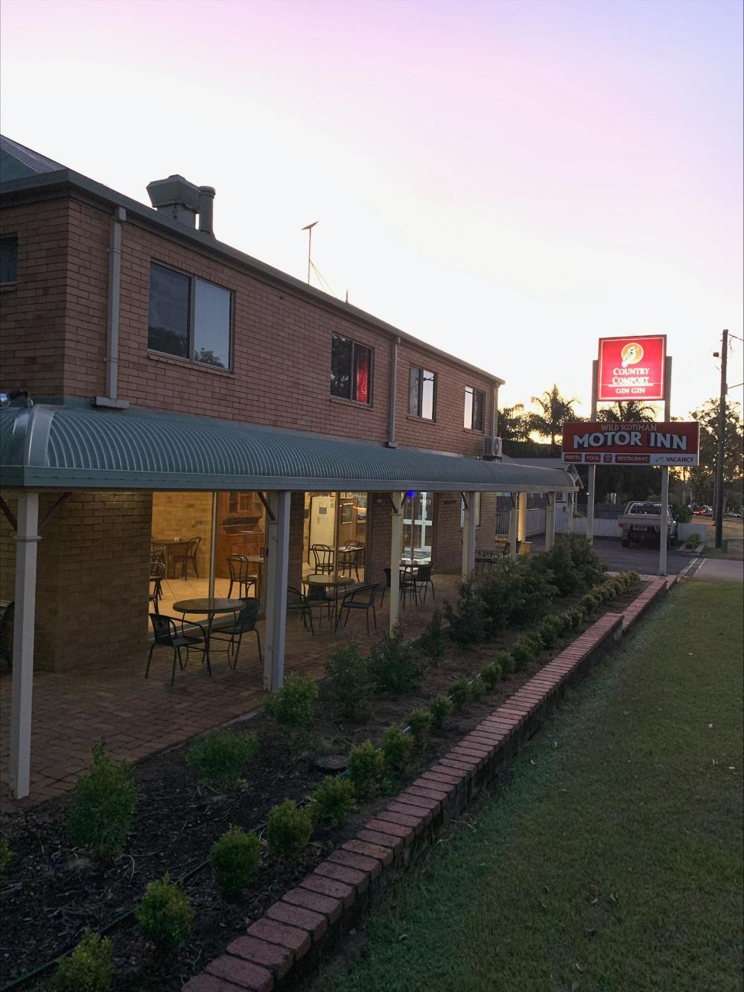 Wild Scotsman Motor Inn Gin Gin Qld Dış mekan fotoğraf
