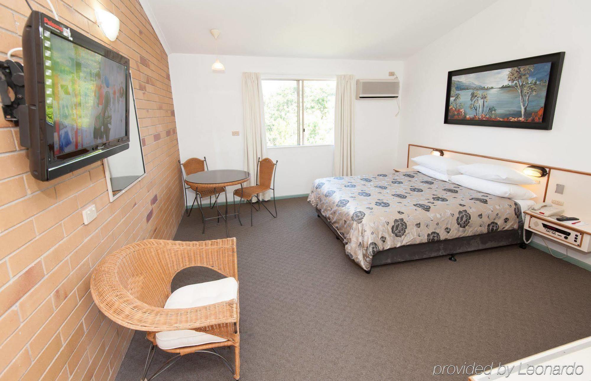 Wild Scotsman Motor Inn Gin Gin Qld Dış mekan fotoğraf