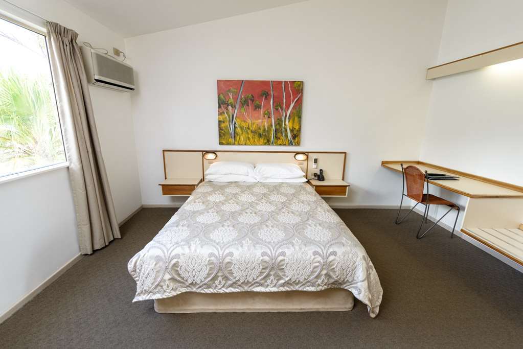 Wild Scotsman Motor Inn Gin Gin Qld Oda fotoğraf