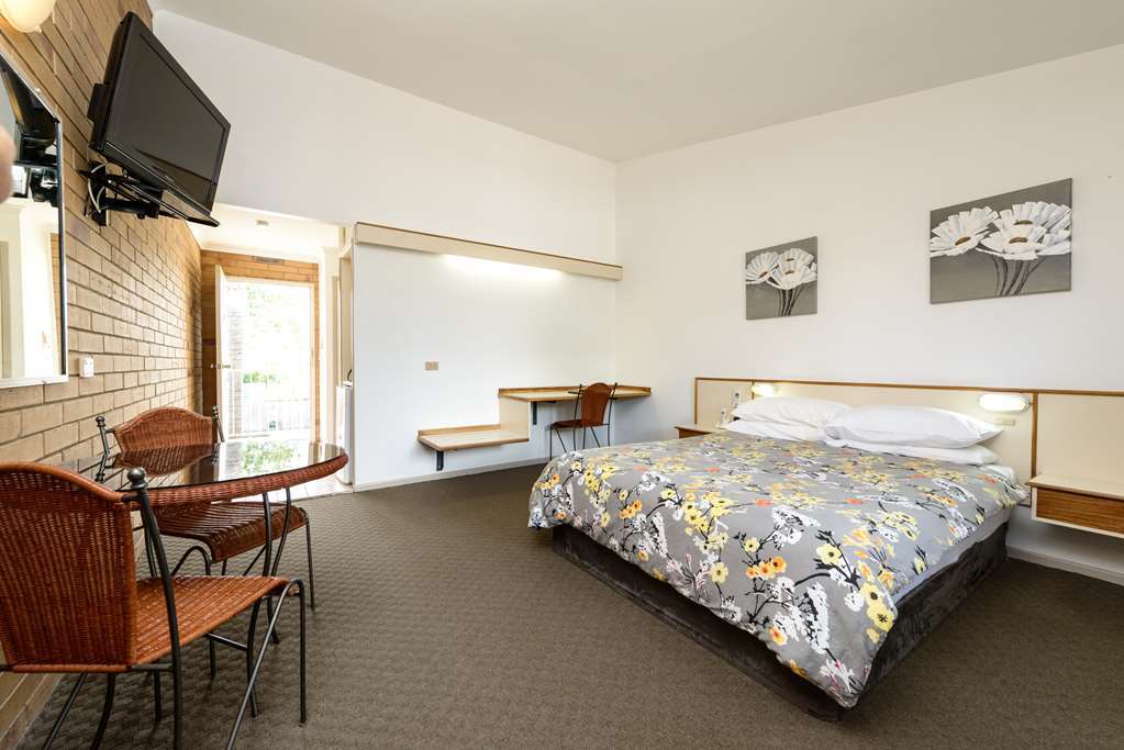 Wild Scotsman Motor Inn Gin Gin Qld Oda fotoğraf