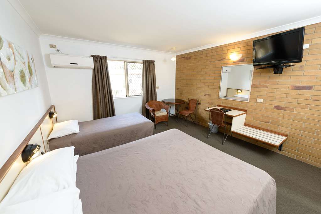 Wild Scotsman Motor Inn Gin Gin Qld Oda fotoğraf